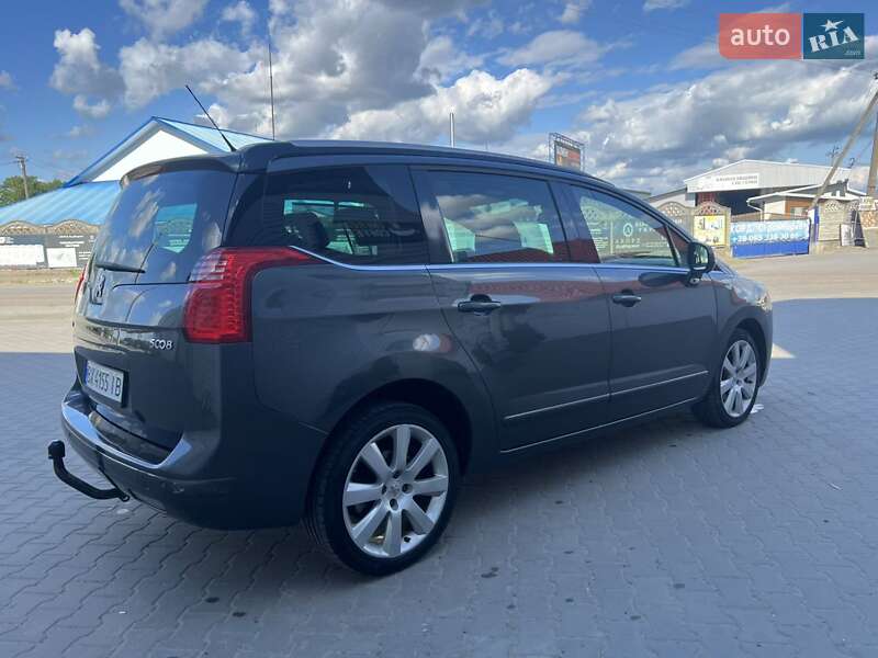 Мікровен Peugeot 5008 2011 в Дунаївцях