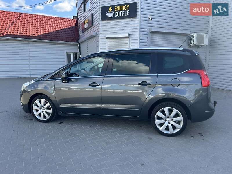 Мікровен Peugeot 5008 2011 в Дунаївцях