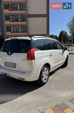 Микровэн Peugeot 5008 2011 в 