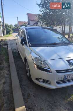 Микровэн Peugeot 5008 2011 в Киеве