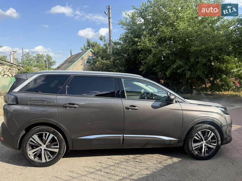 Позашляховик / Кросовер Peugeot 5008 2020 в Запоріжжі