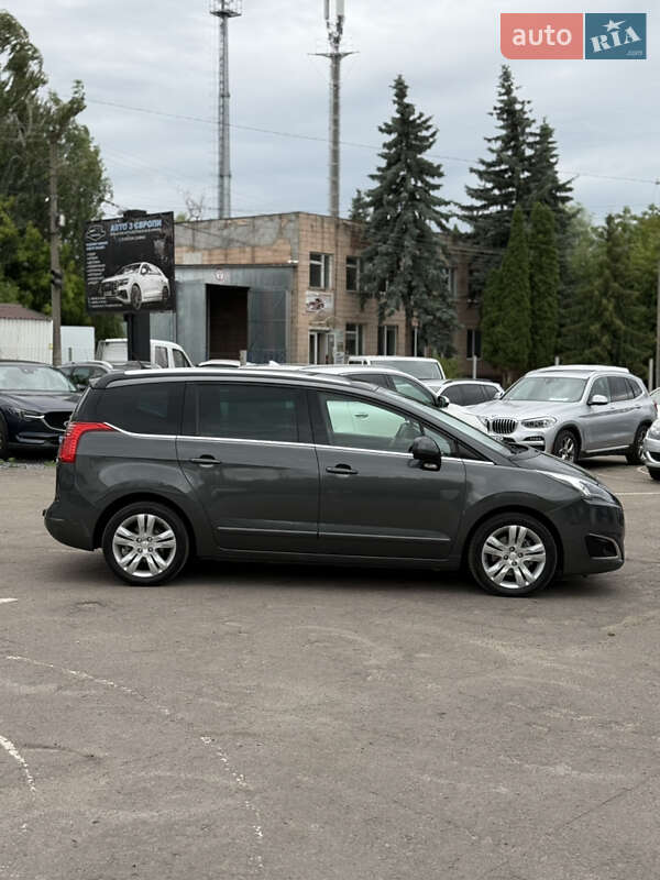Микровэн Peugeot 5008 2015 в Дубно