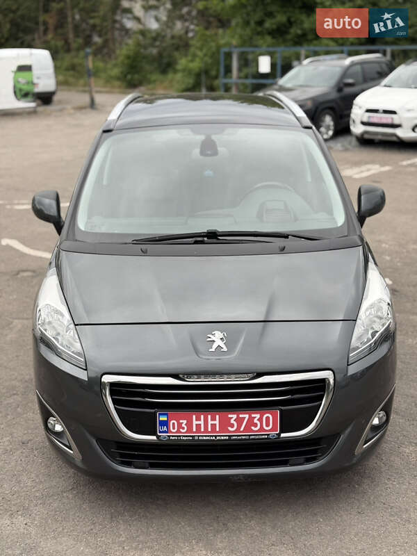 Микровэн Peugeot 5008 2015 в Дубно