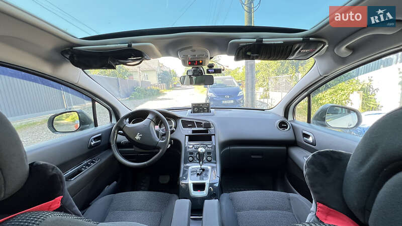 Микровэн Peugeot 5008 2015 в Черновцах