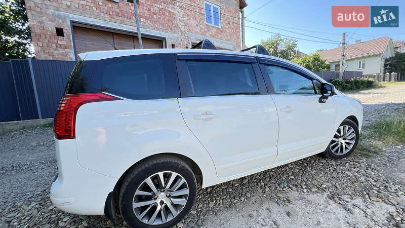 Микровэн Peugeot 5008 2015 в Черновцах