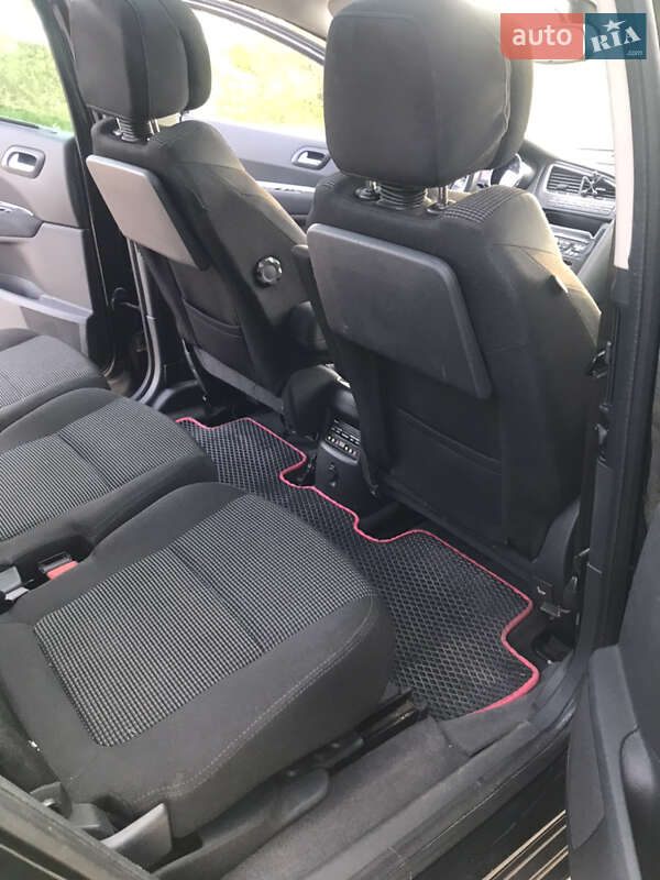 Мікровен Peugeot 5008 2011 в Кам'янці-Бузькій