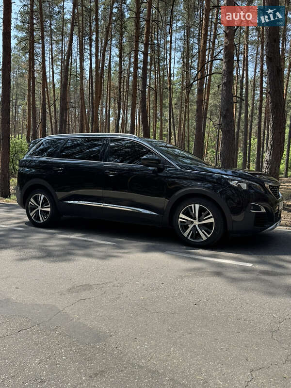 Внедорожник / Кроссовер Peugeot 5008 2017 в Полтаве