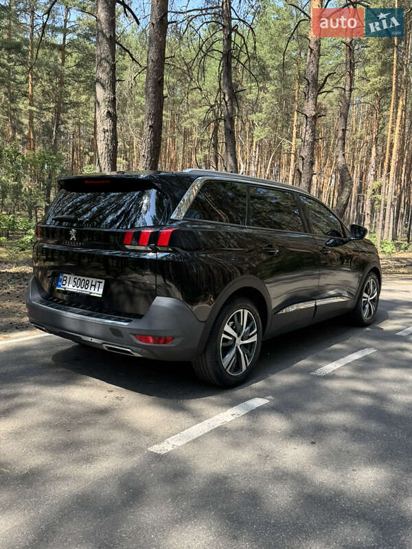Внедорожник / Кроссовер Peugeot 5008 2017 в Полтаве