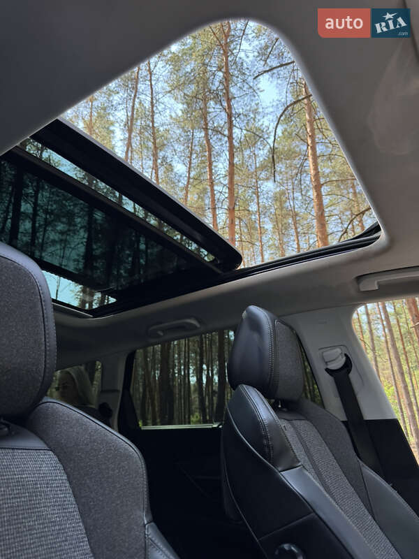 Внедорожник / Кроссовер Peugeot 5008 2017 в Полтаве