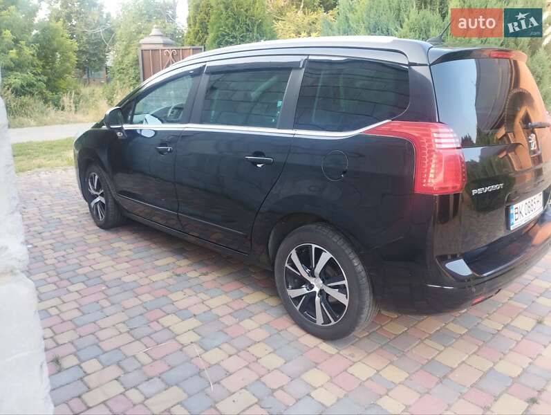 Микровэн Peugeot 5008 2013 в Киеве
