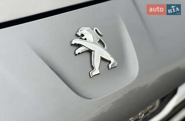 Микровэн Peugeot 5008 2016 в 
