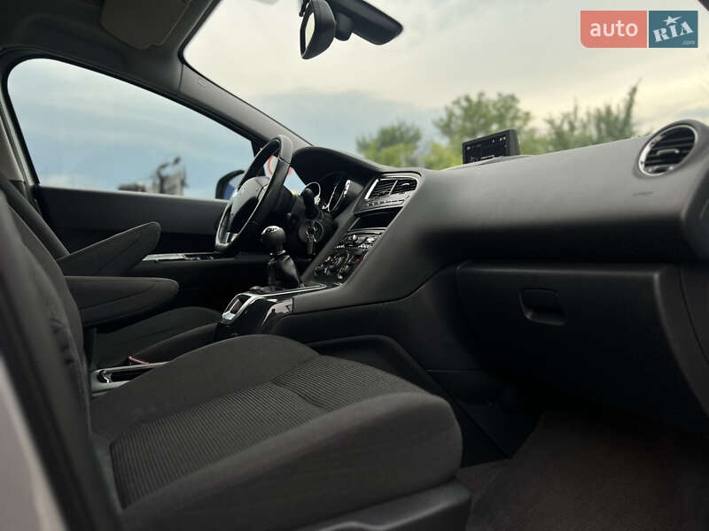 Микровэн Peugeot 5008 2016 в Дрогобыче
