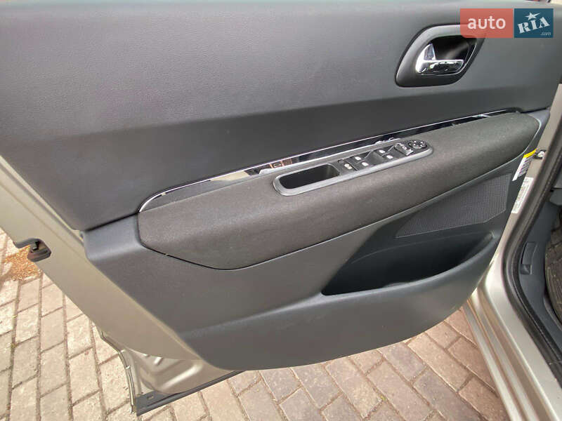 Микровэн Peugeot 5008 2011 в Ровно