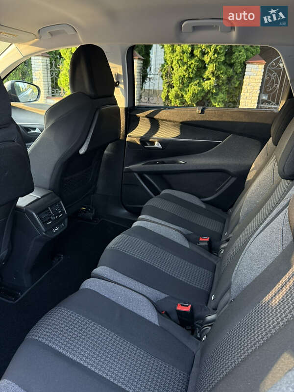 Внедорожник / Кроссовер Peugeot 5008 2020 в Черкассах