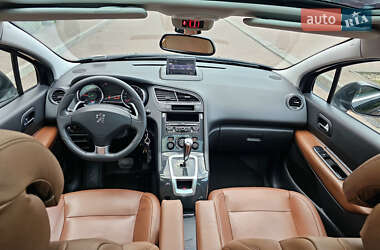 Микровэн Peugeot 5008 2012 в 