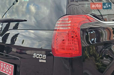 Микровэн Peugeot 5008 2012 в 