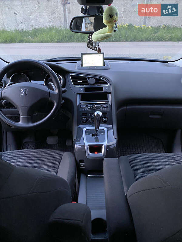 Микровэн Peugeot 5008 2013 в Стрые