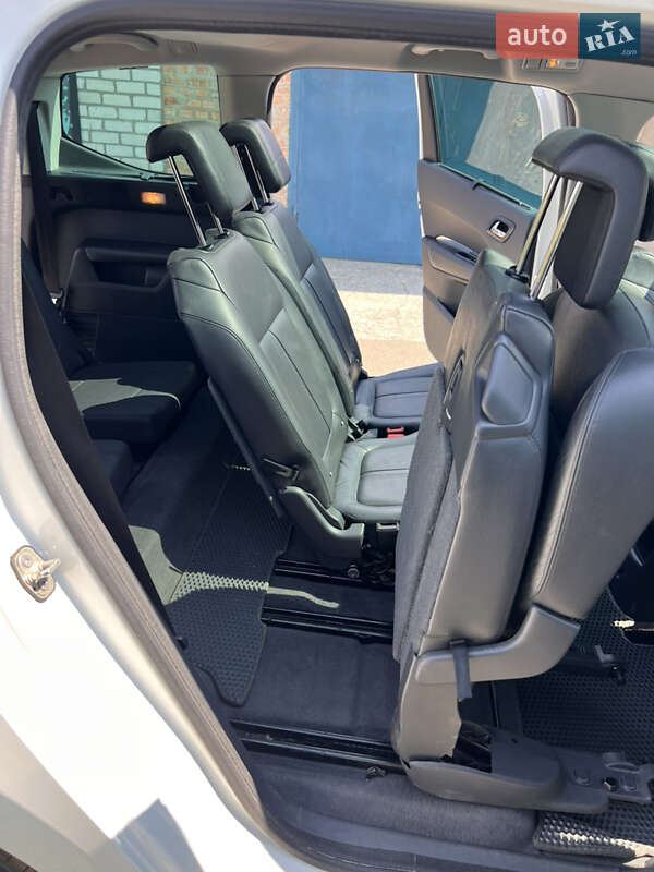 Мікровен Peugeot 5008 2011 в Вишневому