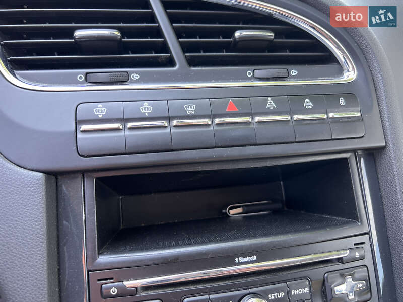 Мікровен Peugeot 5008 2011 в Вишневому