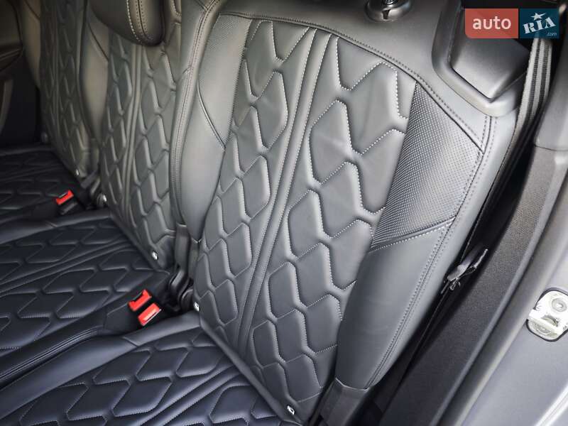 Позашляховик / Кросовер Peugeot 5008 2021 в Дубні