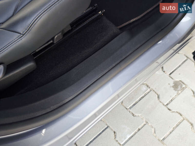 Позашляховик / Кросовер Peugeot 5008 2021 в Дубні