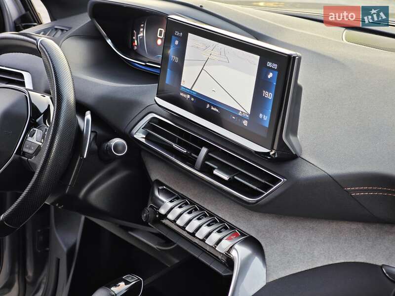 Позашляховик / Кросовер Peugeot 5008 2021 в Дубні