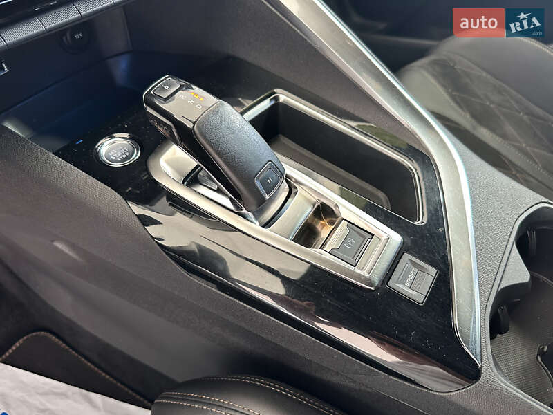 Внедорожник / Кроссовер Peugeot 5008 2019 в Львове