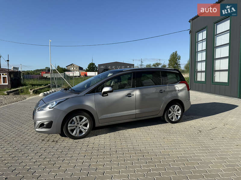 Микровэн Peugeot 5008 2014 в Калуше