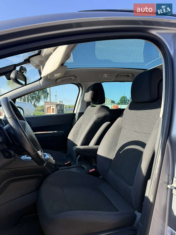Микровэн Peugeot 5008 2014 в Калуше