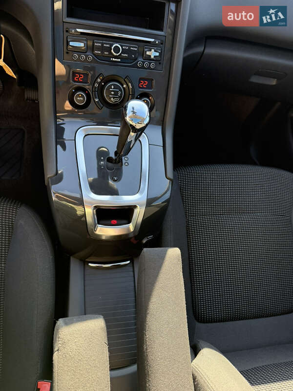 Микровэн Peugeot 5008 2014 в Калуше