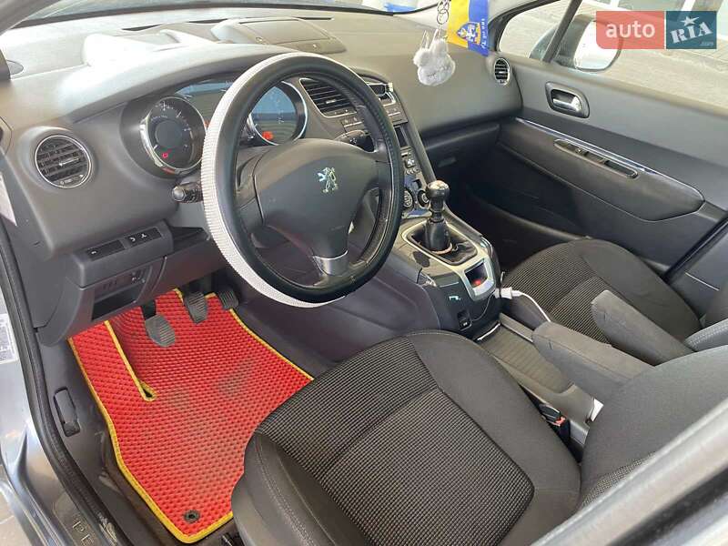 Микровэн Peugeot 5008 2011 в Николаеве