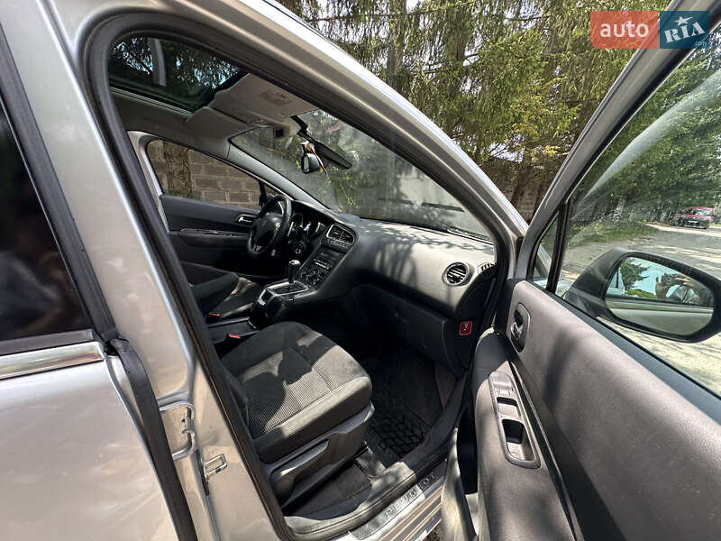 Мікровен Peugeot 5008 2012 в Заліщиках