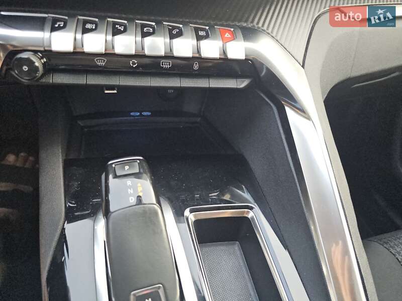 Позашляховик / Кросовер Peugeot 5008 2018 в Стрию