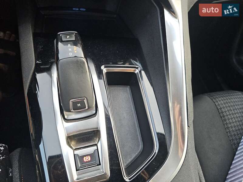 Позашляховик / Кросовер Peugeot 5008 2018 в Стрию