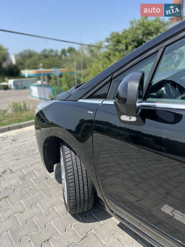 Мікровен Peugeot 5008 2010 в Чернівцях
