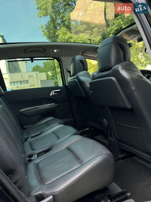 Мікровен Peugeot 5008 2010 в Чернівцях