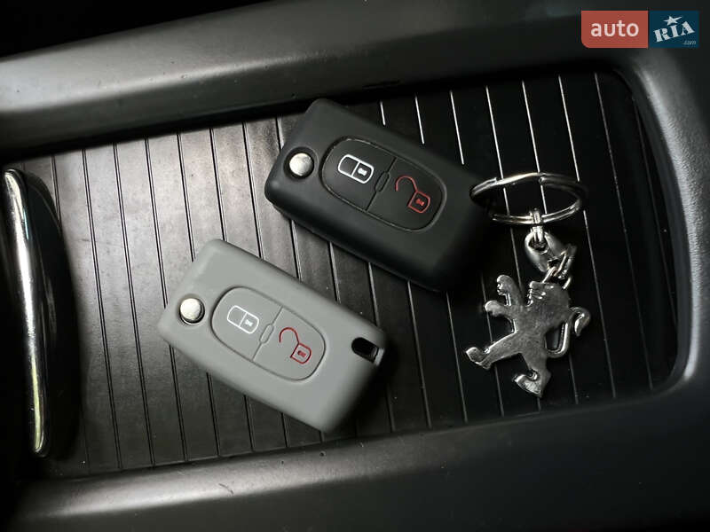 Мікровен Peugeot 5008 2010 в Чернівцях