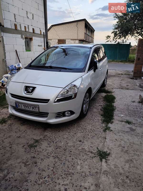 Peugeot 5008 2011