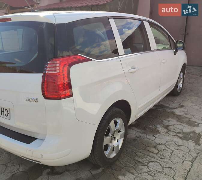 Peugeot 5008 2015