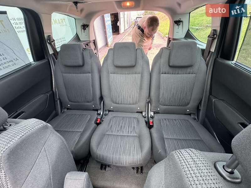 Микровэн Peugeot 5008 2013 в Киеве