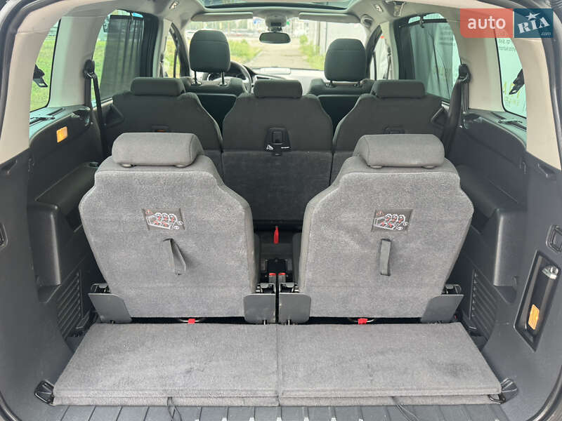 Микровэн Peugeot 5008 2013 в Киеве