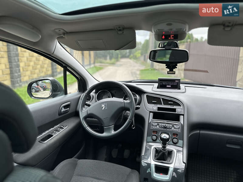 Микровэн Peugeot 5008 2009 в Луцке