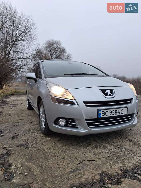Peugeot 5008 2011