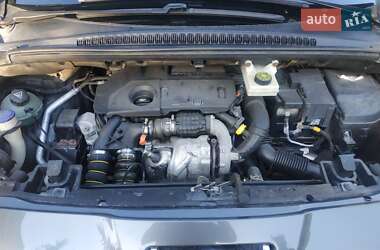 Микровэн Peugeot 5008 2012 в 