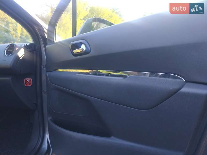 Микровэн Peugeot 5008 2012 в Радивилове