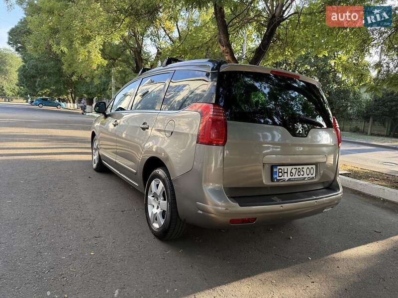 Мікровен Peugeot 5008 2011 в Ізмаїлі