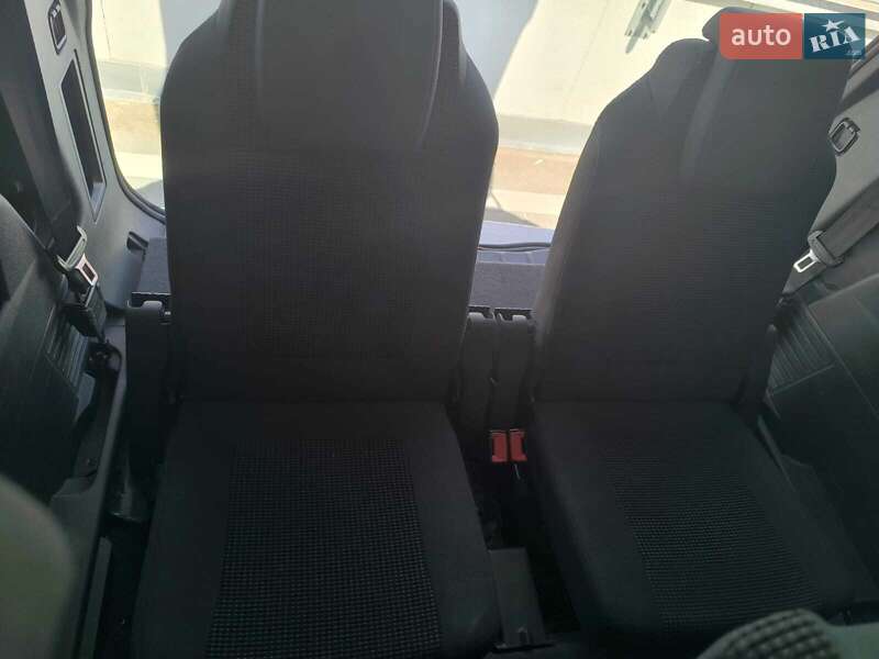 Микровэн Peugeot 5008 2012 в Арбузинке