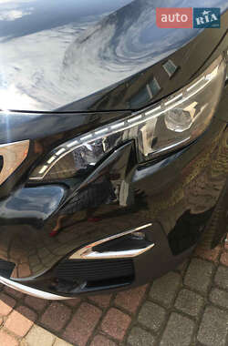 Позашляховик / Кросовер Peugeot 5008 2018 в Бродах