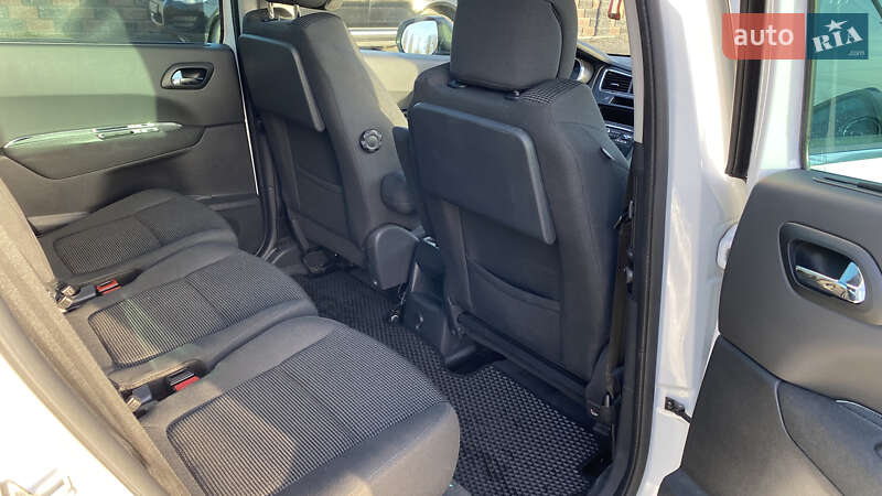 Мікровен Peugeot 5008 2015 в Рівному