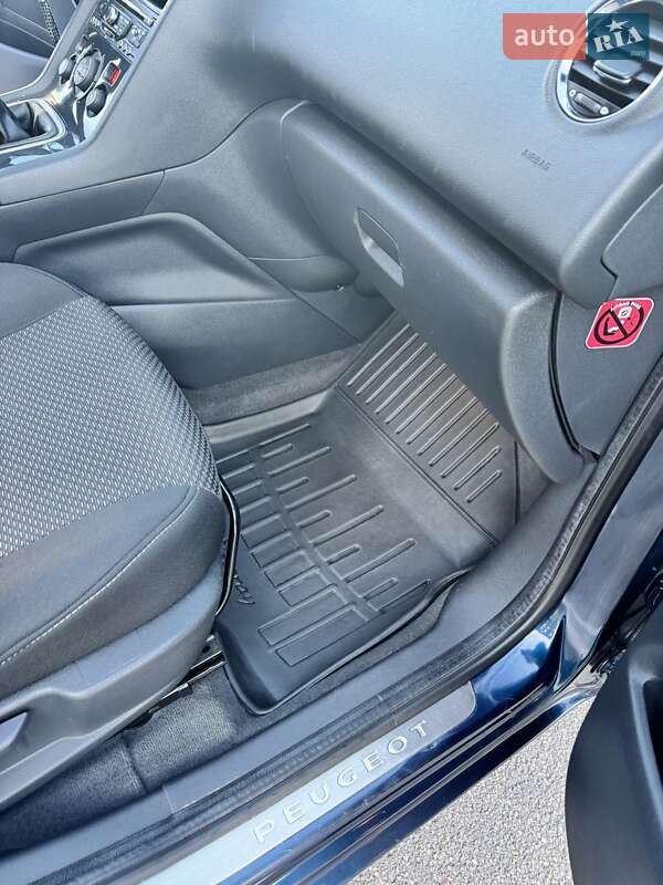 Микровэн Peugeot 5008 2010 в Харькове фото 39 Микровэн Peugeot 5008 2010 в Харькове